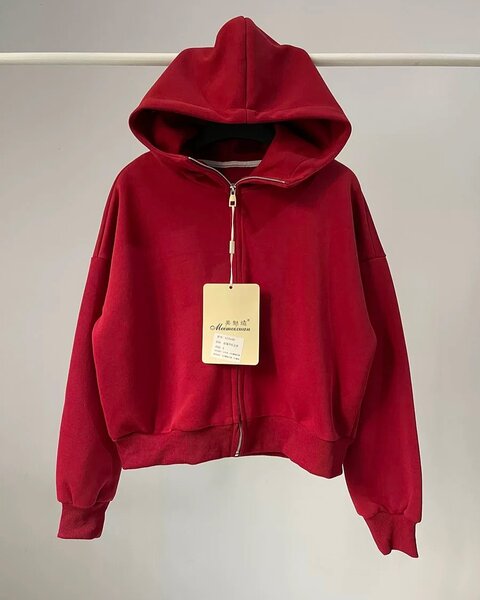 Женская кофта с капюшоном на молнии