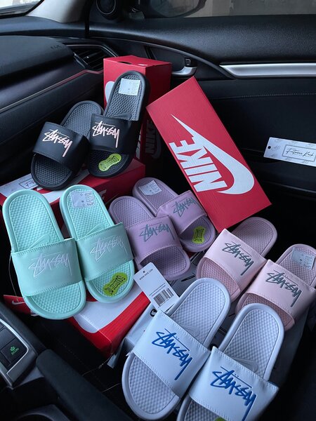 Nike Benassi Slides