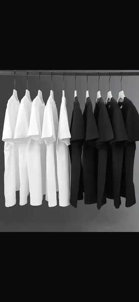 Lot de T-shirts blancs et noirs