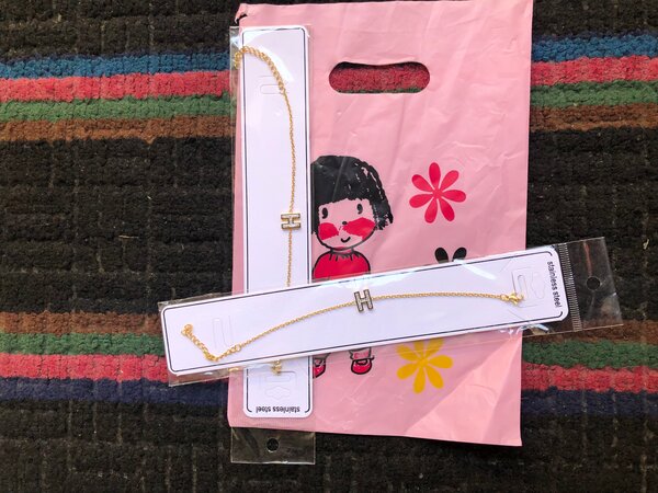 Bracelets dorés initiale H