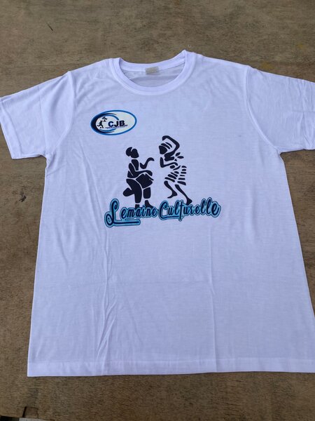 T-shirt culturel personnalisé