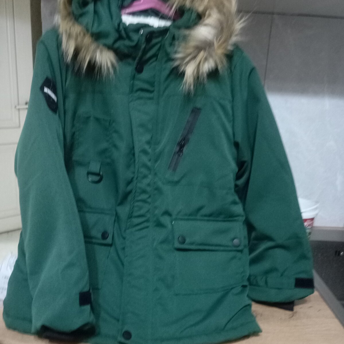 Куртка новая!! размер 140см, подойдет на 7-8 лет