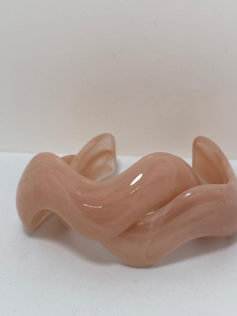 Bracelets en résine colorée