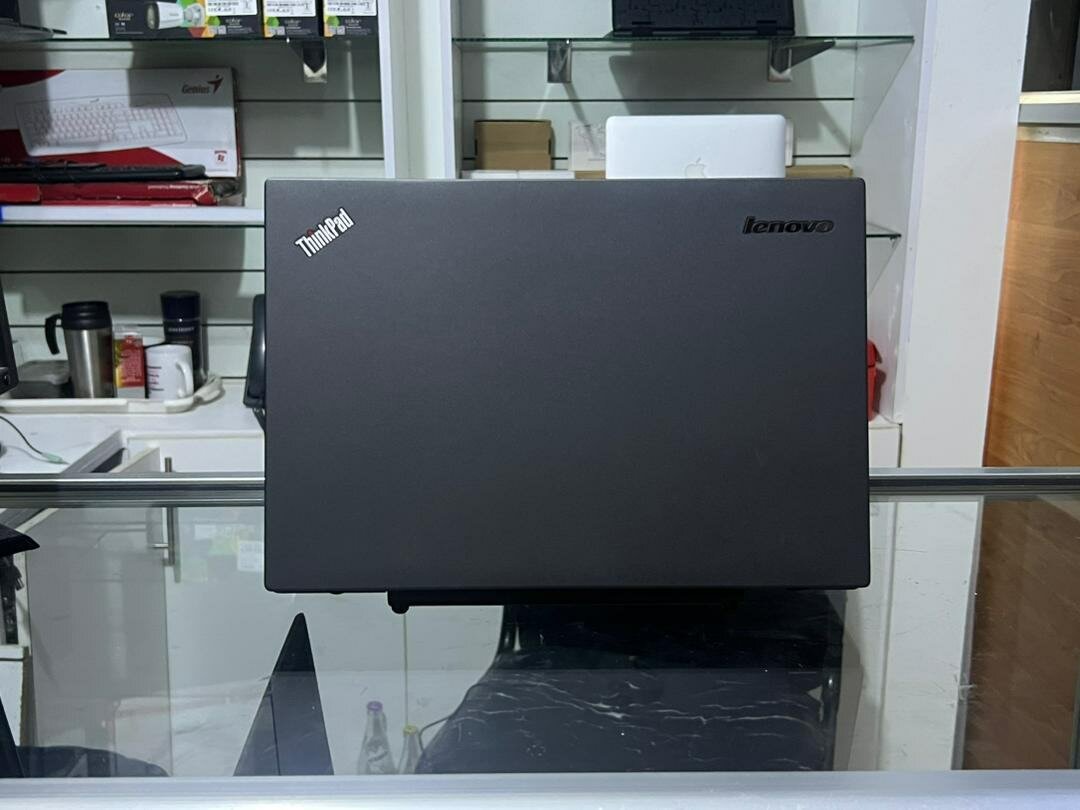 LenovoT440 core i5  8gb Ram 500gb Hadddrive 5hours Battery