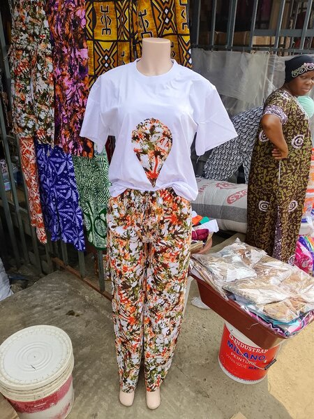 Ensemble T-shirt et Pantalon Africain