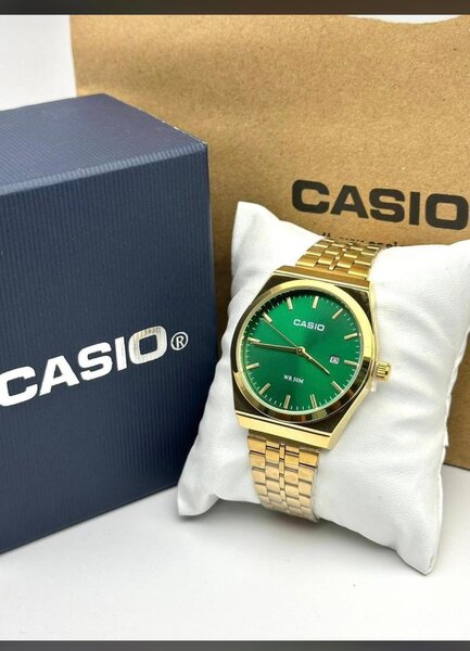 Montre Casio femme métal doré