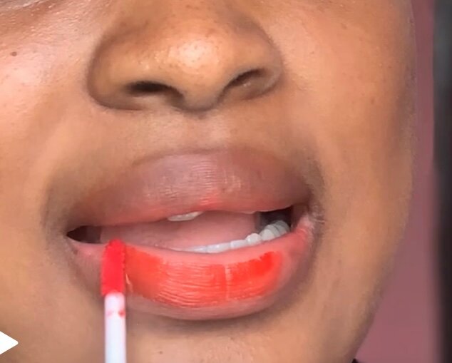 Lip Gloss "Miss Chasse oil"