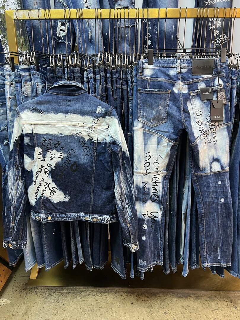 Ensemble veste et jean graffiti