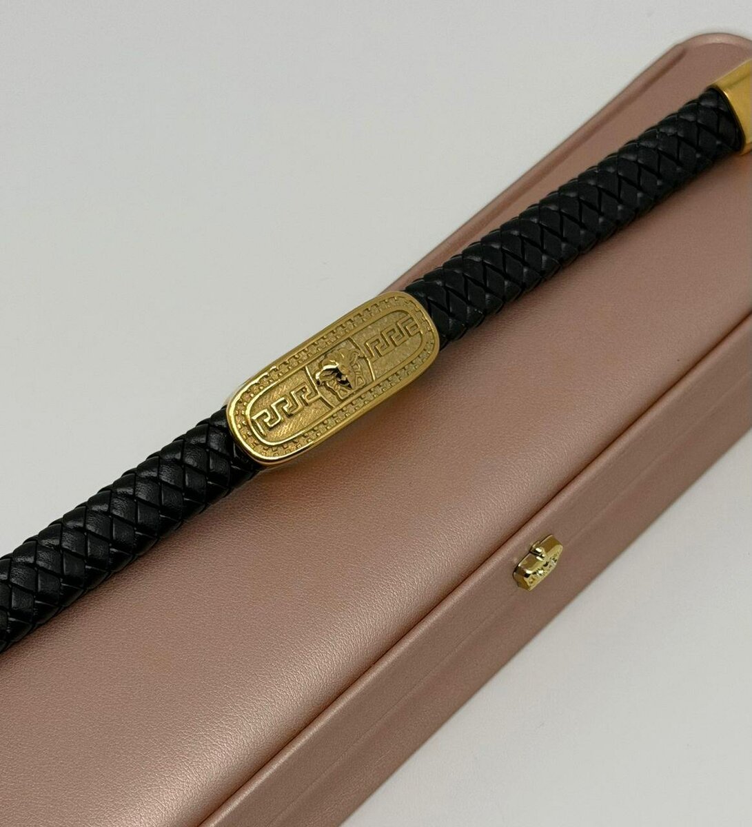 Bracelet cuir noir et fermoir or