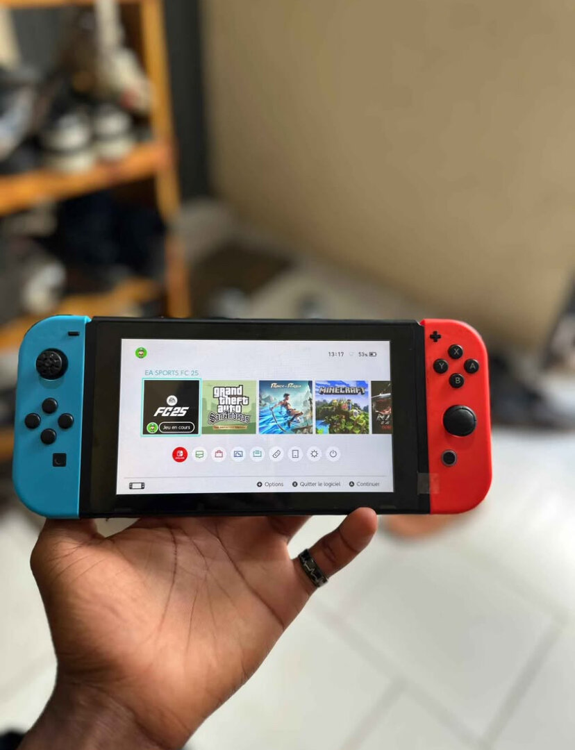 Nintendo Switch Lite rouge et bleu