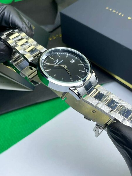 Montre élégante homme acier