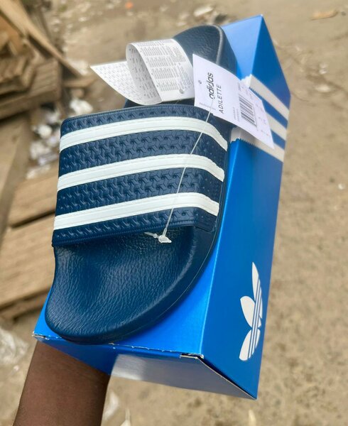 Sandales Adidas bleu marine