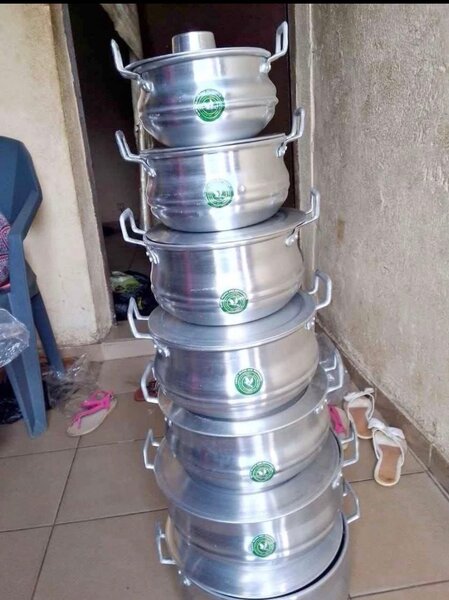 Casserole en aluminium empilable