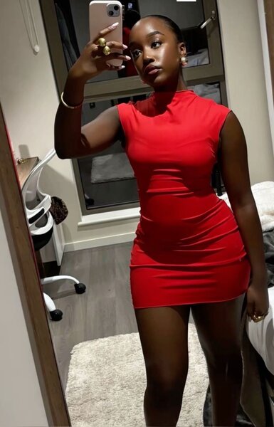 Robe moulante rouge élégante