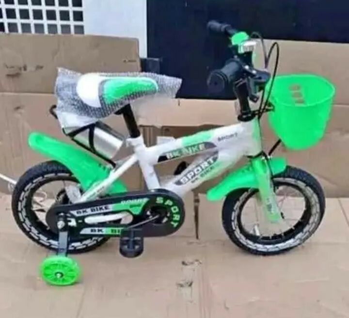 Vélo enfant avec stabilisateurs