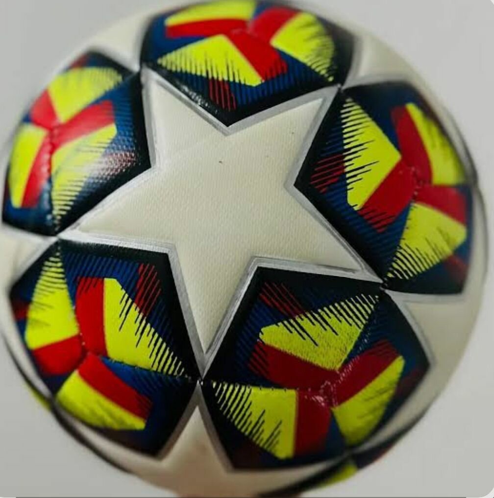 Ballon de football étoilé