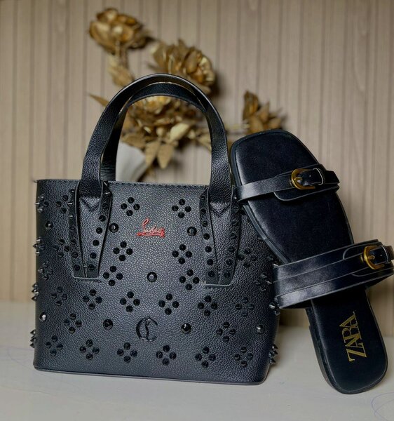 Sac à main en cuir noir élégant