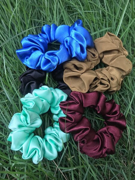 Scrunchy and hair bows