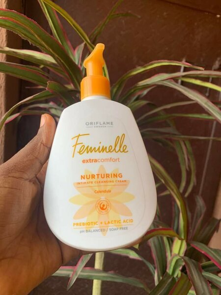 Oriflame Feminelle Extracomfort Nurturing Intimate Wash