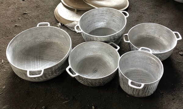 Casseroles en aluminium solides