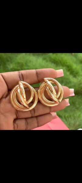 Non tarnish earrings