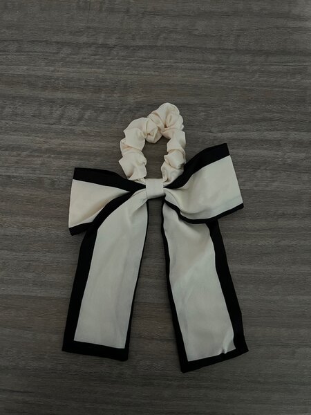 Chouchou avec nœud élégant