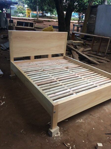 Lit en bois moderne pour chambre