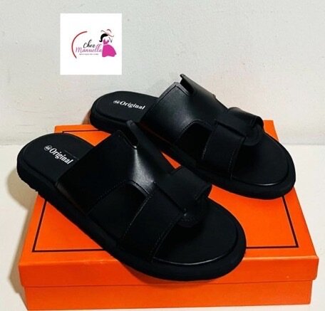 Claquettes élégantes noires