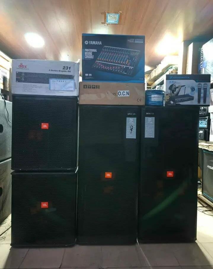 Enceinte professionnelle JBL