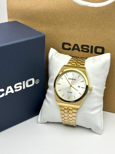Montre Casio en or