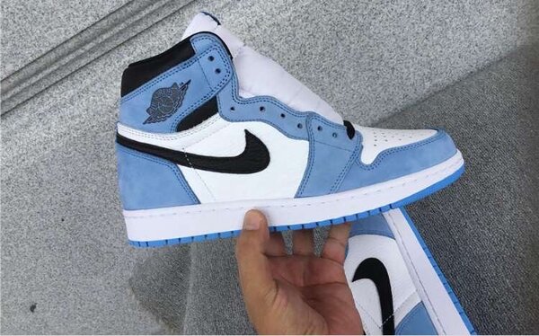 Air Jordan 1 University Blue