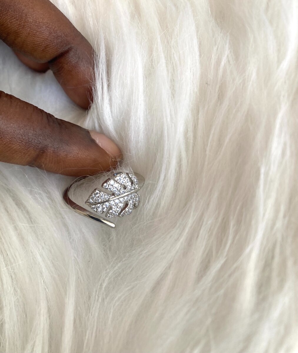 Fbeautiful leaf shape ring