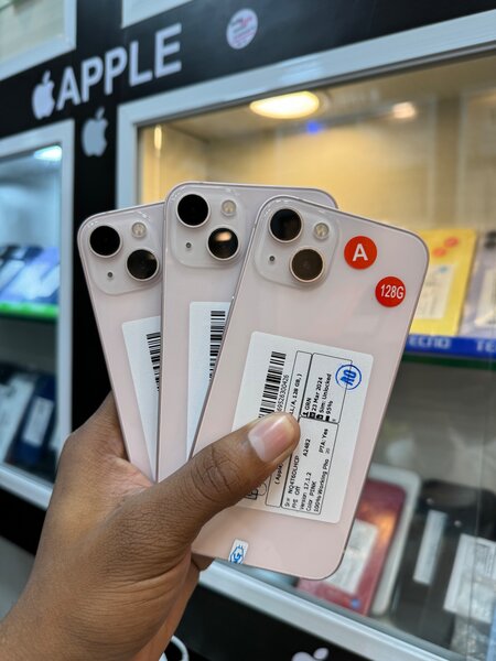 iPhone 13 simple quasi neuf 