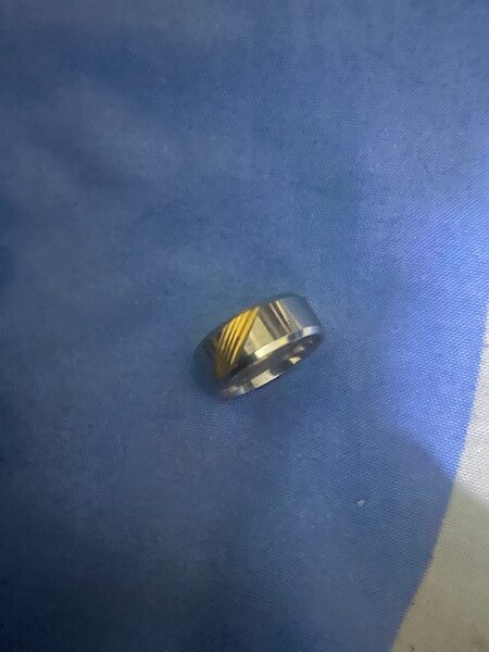 Bague en acier unique