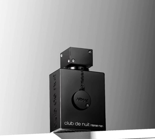 Club de nuit intense man