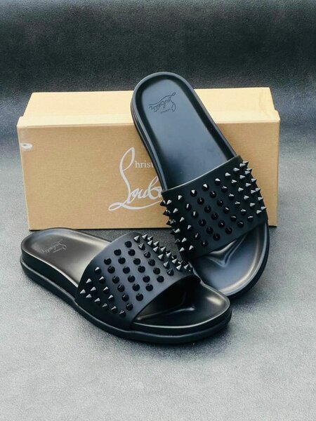 Sandales à clous élégantes