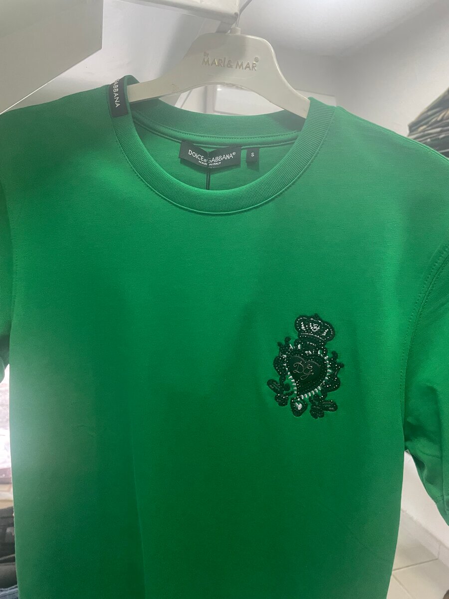 T-shirt verte brodée homme