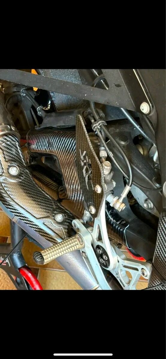 Superbike de course rouge