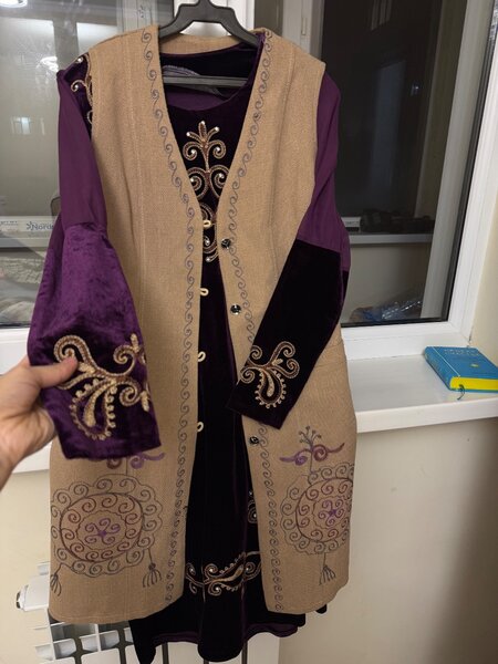 Платье национальное, новое, двойку и безрукавку можно носить