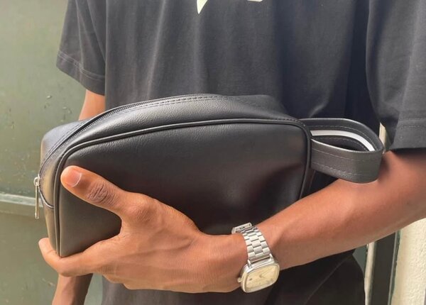 Sac banane en cuir noir pour homme