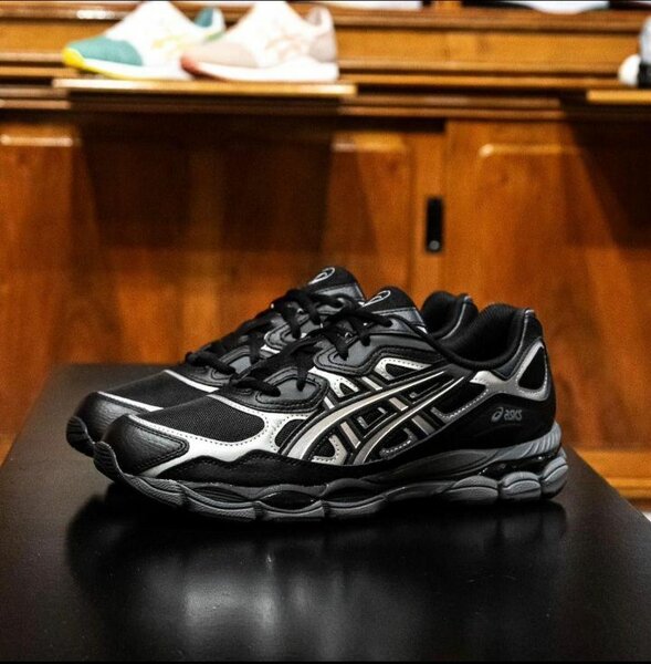 Baskets de sport noires polyvalentes