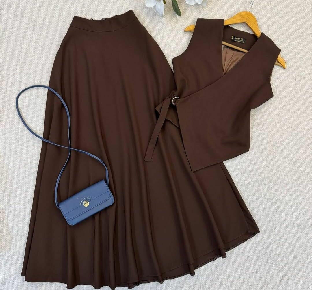 Ensemble jupe et gilet chic