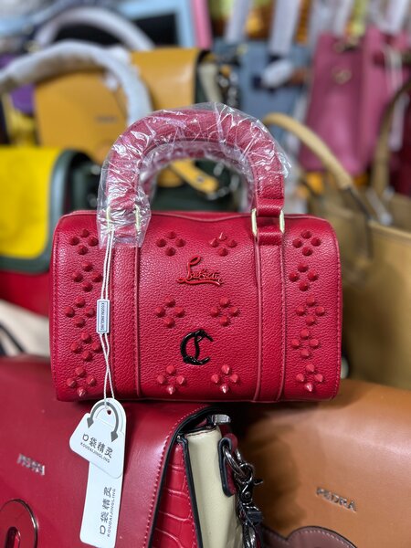 Sac à main en cuir fleurie