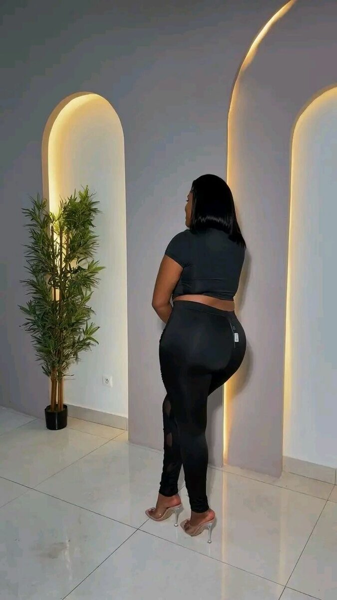 Ensemble leggings et crop top noir