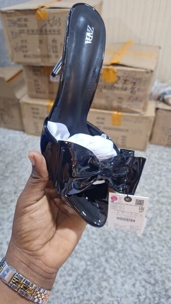 Mules élégantes à strass et boucles