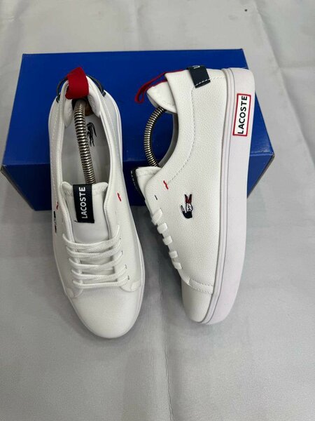 Baskets blanches Lacoste
