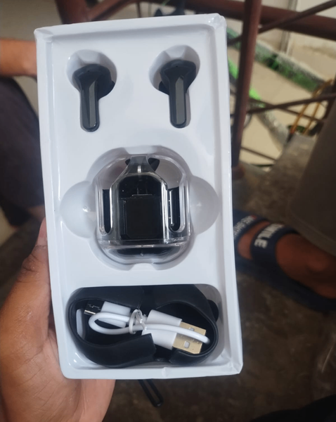 Noise cancelling earbuds with Long battery life,A31