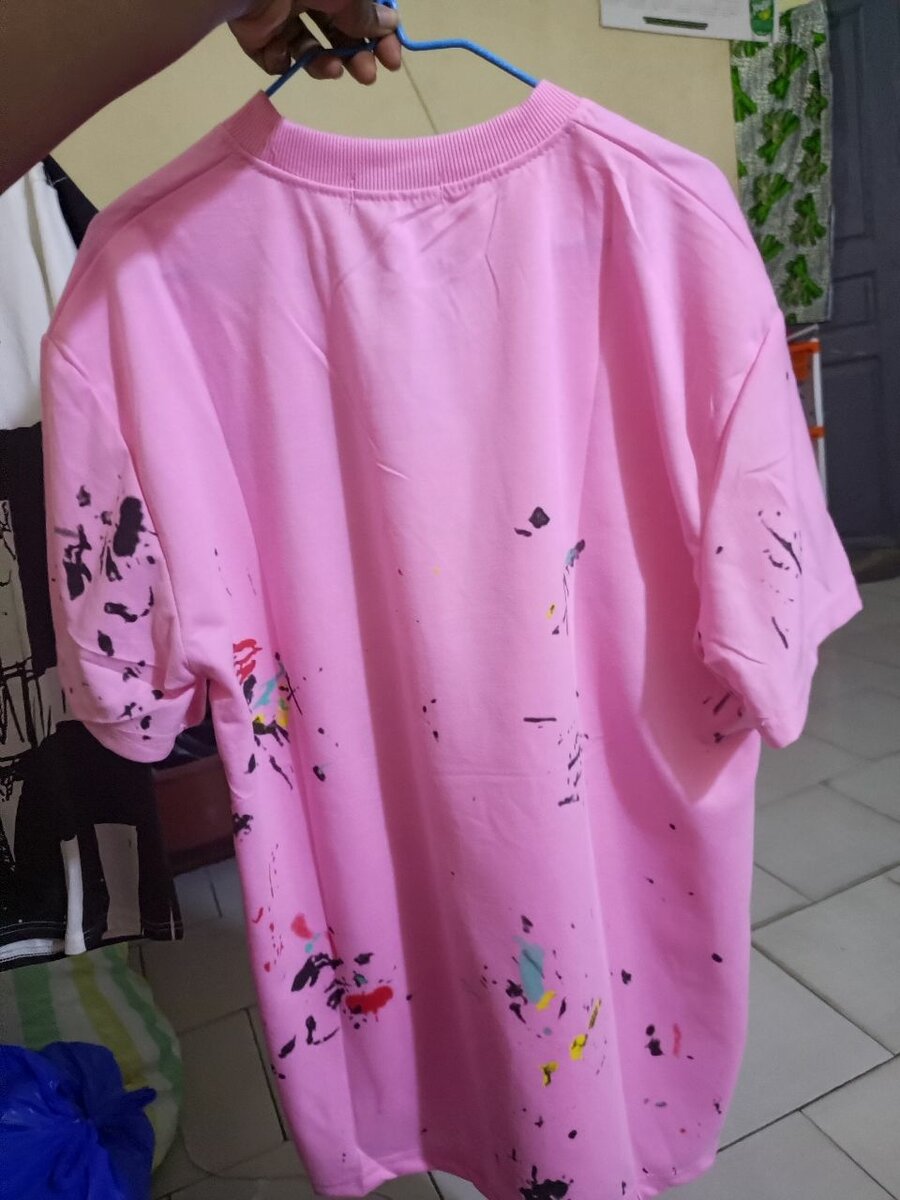 T-shirt rose artistique