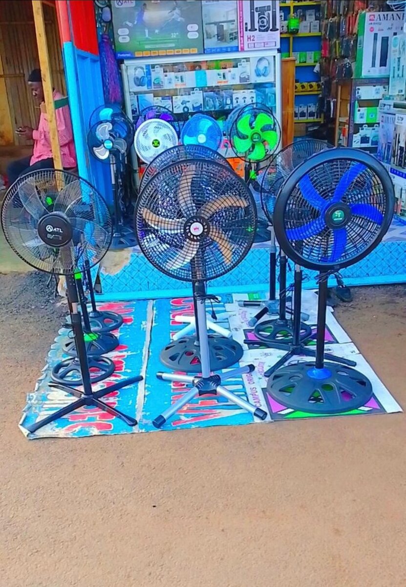 Ventilateur électrique sur pied