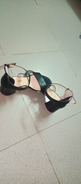 Sandales à talons élégantes